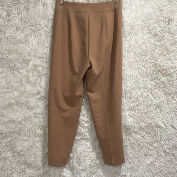 Like new! Tan Ann Taylor ankle/slim pant. No pockets. - Picture 3 of 7